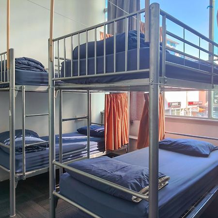 Metro Adventurer Backpackers Pansiyon Auckland Dış mekan fotoğraf