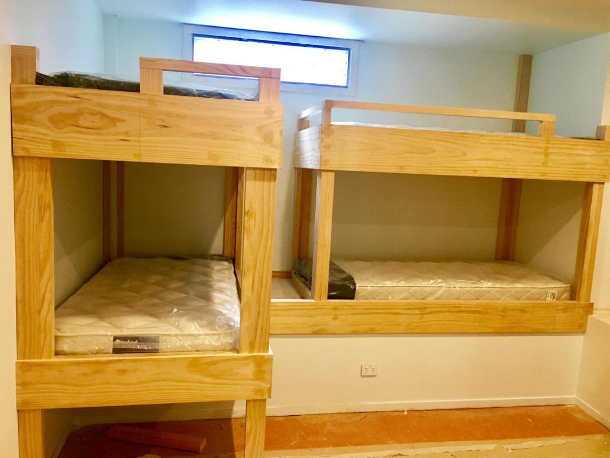 Metro Adventurer Backpackers Pansiyon Auckland Dış mekan fotoğraf