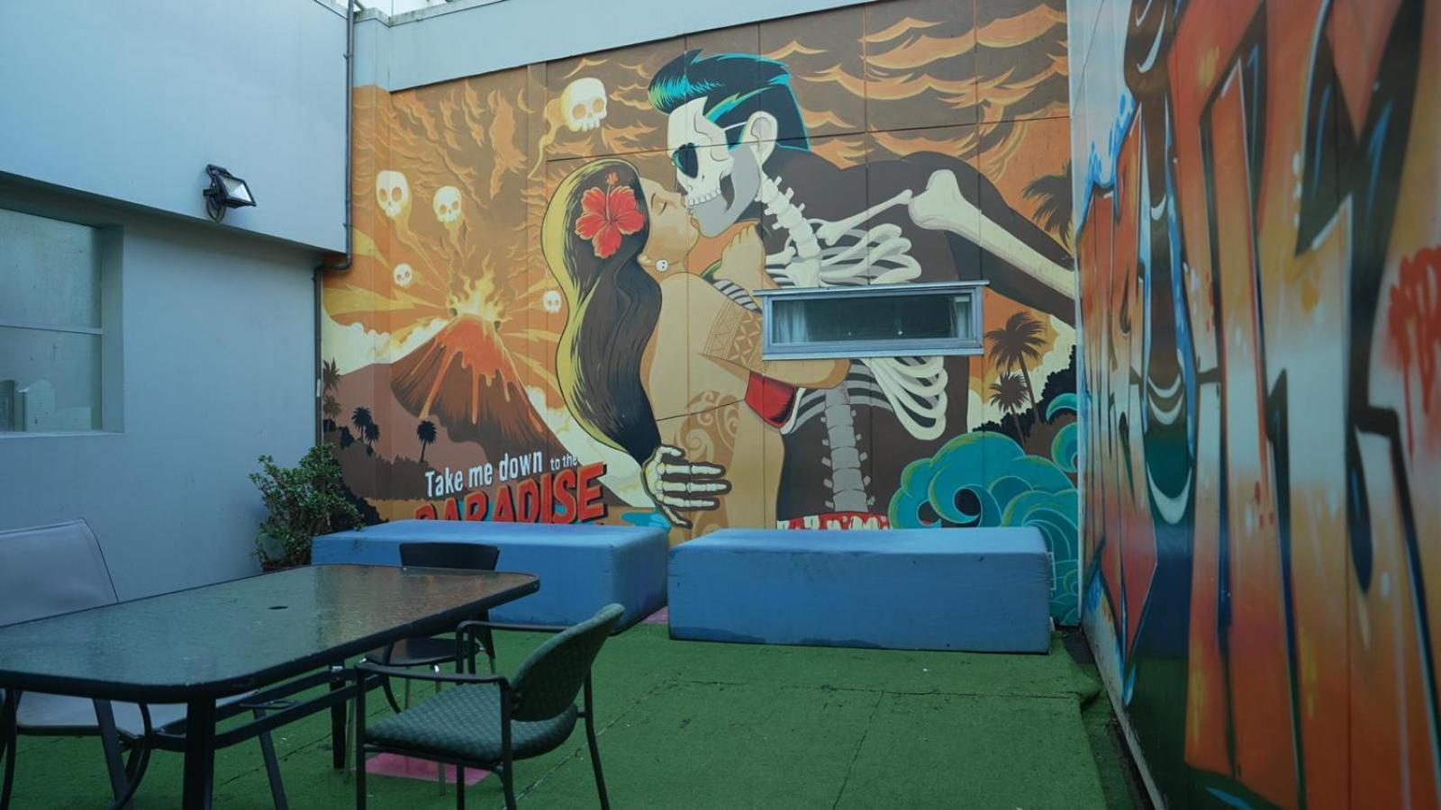 Metro Adventurer Backpackers Pansiyon Auckland Dış mekan fotoğraf